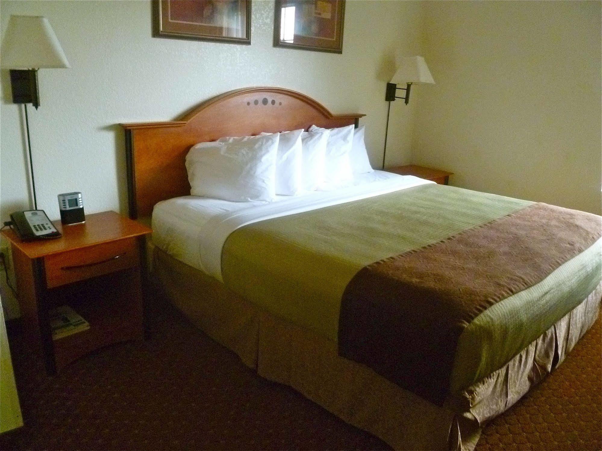 Baymont By Wyndham Hinesville Fort Stewart Area Eksteriør billede