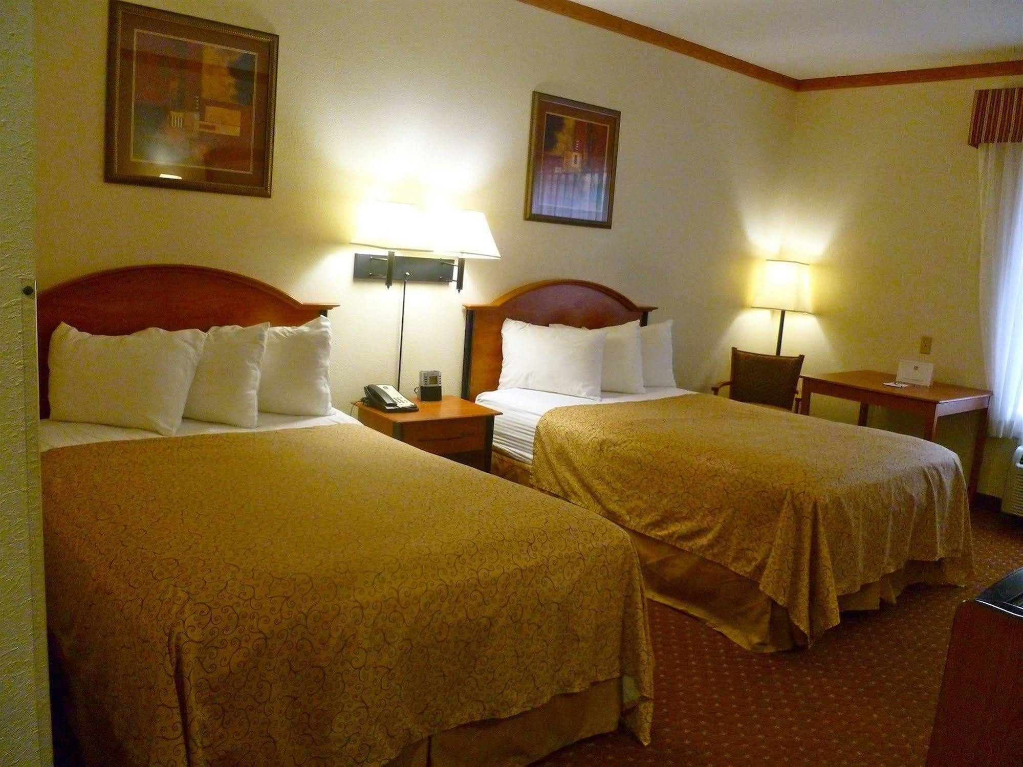 Baymont By Wyndham Hinesville Fort Stewart Area Eksteriør billede