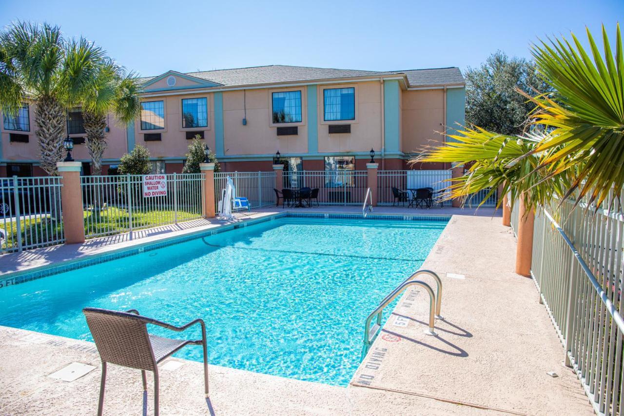Baymont By Wyndham Hinesville Fort Stewart Area Eksteriør billede